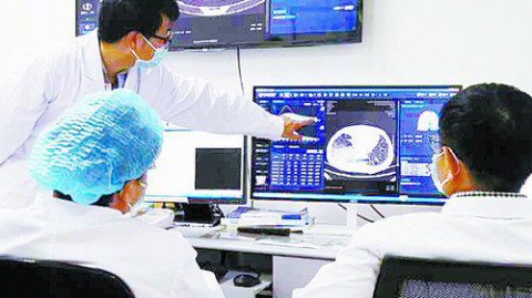 威海医院导医导诊AI大屏代理：一个能让医院省下半个门诊部的人力成本生意