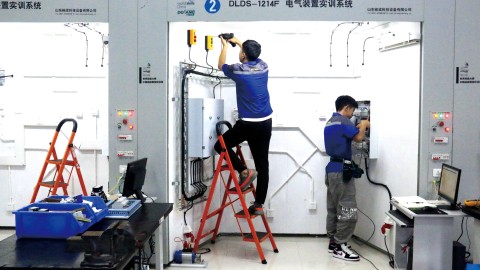 家电及工业设备维修场景电解电容检测全攻略：从万用表初筛到LCR电桥精测的实战路径